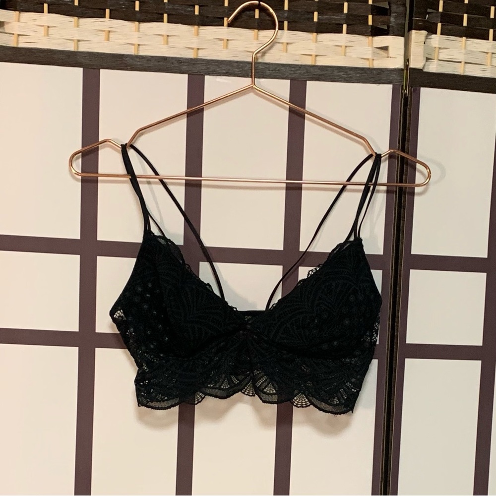 black lacey bralette, size medium